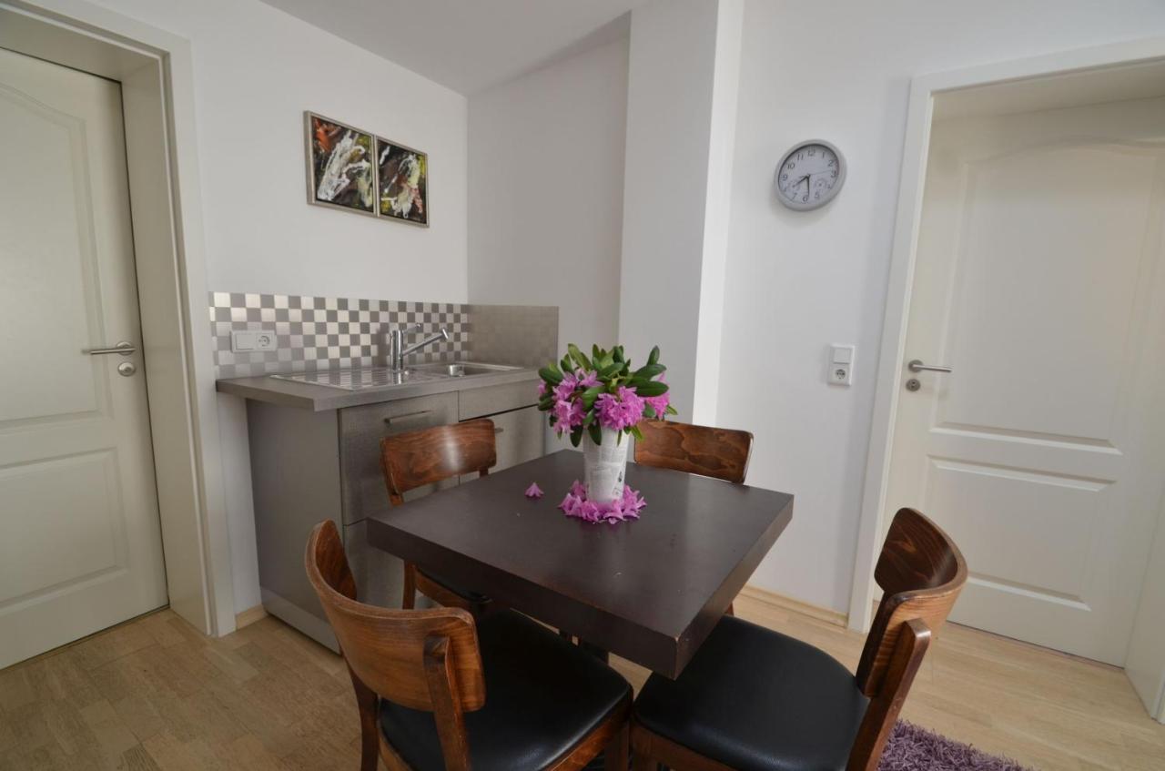 Am Schlosspark - App Ostsee-Perle Apartment กลึคส์บวร์ก ภายนอก รูปภาพ