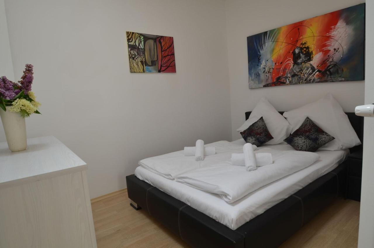 Am Schlosspark - App Ostsee-Perle Apartment กลึคส์บวร์ก ภายนอก รูปภาพ